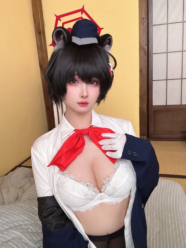 rioko凉凉子 – NO.138 蔚蓝档案 导游 椿 9
